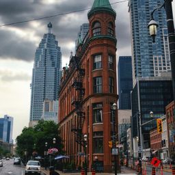 Двое в Канаде