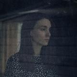 Руни Мара грустит