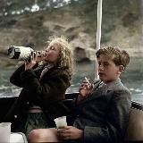 о закрой свои бледные ноги!