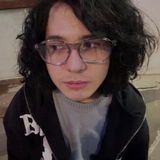 аня пытается писать