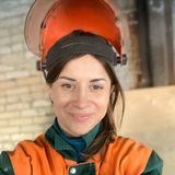 Баба слесарь 